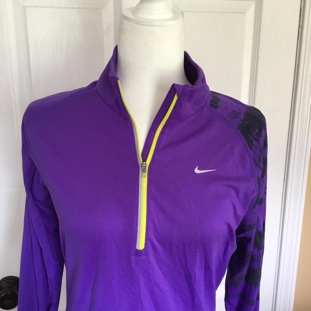 Nike Quarter Zip Size M Dri-Fit Activewear Purple Long Sleeve